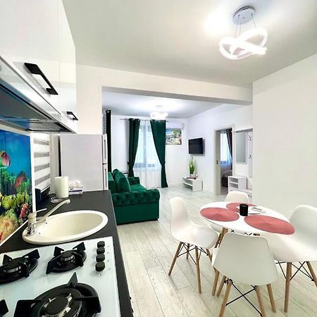 Vladimir Residence Mamaia Nord นาโวดาริ ภายนอก รูปภาพ