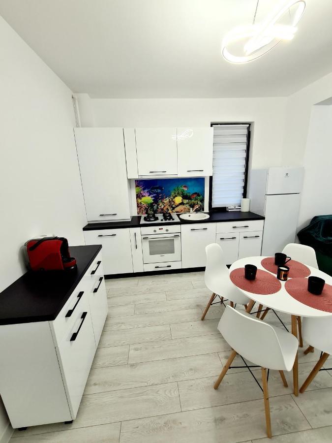 Vladimir Residence Mamaia Nord นาโวดาริ ภายนอก รูปภาพ
