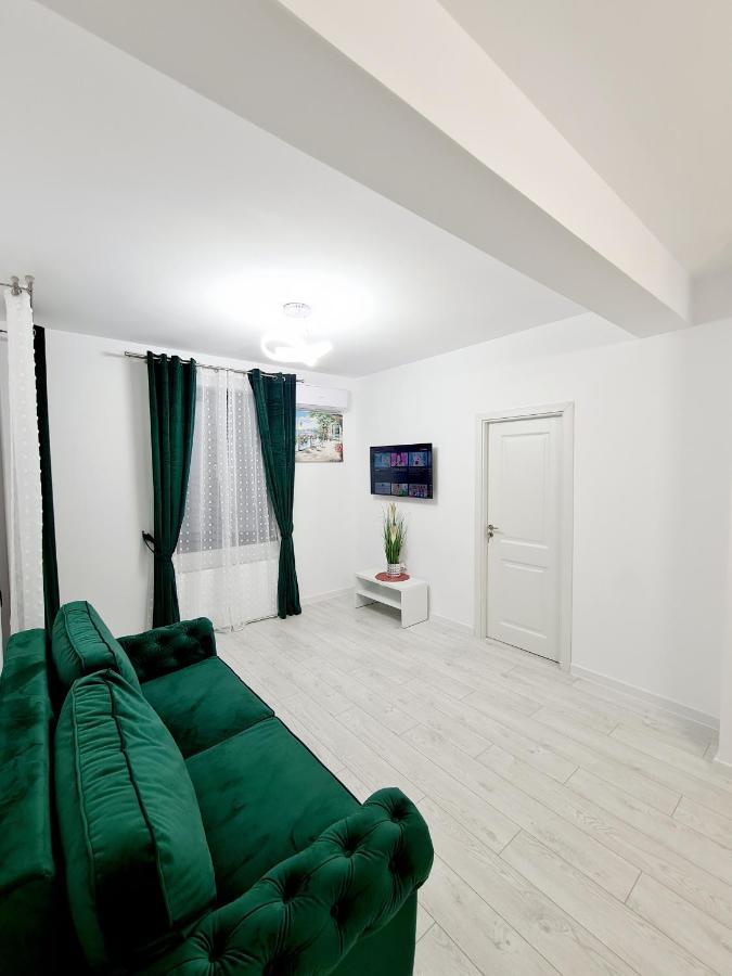 Vladimir Residence Mamaia Nord นาโวดาริ ภายนอก รูปภาพ