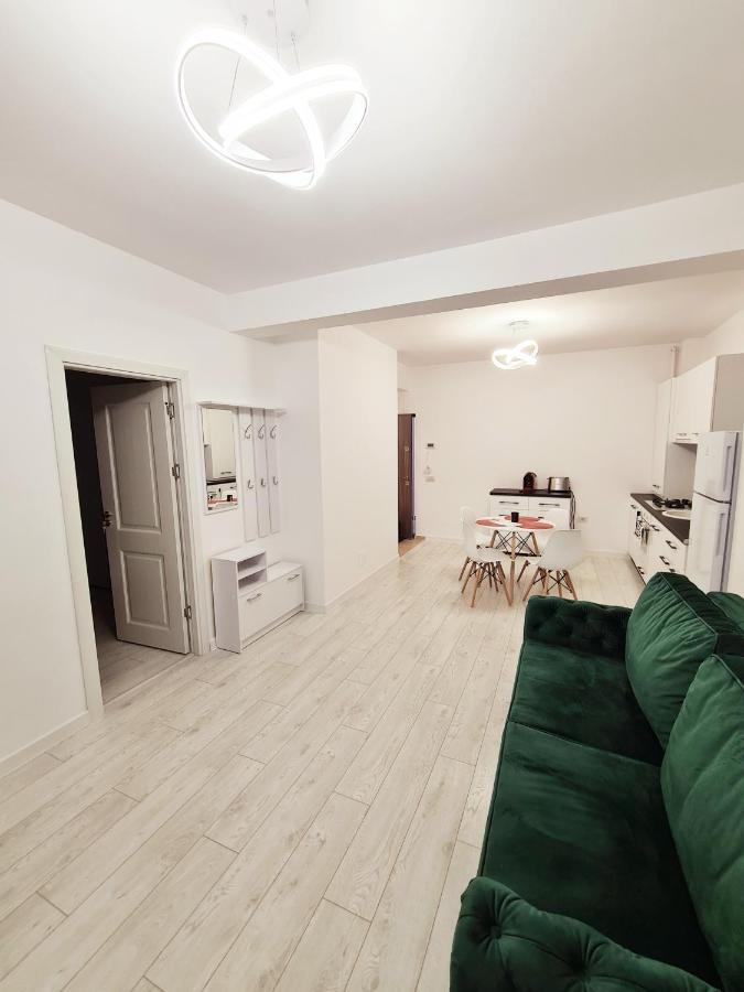 Vladimir Residence Mamaia Nord นาโวดาริ ภายนอก รูปภาพ